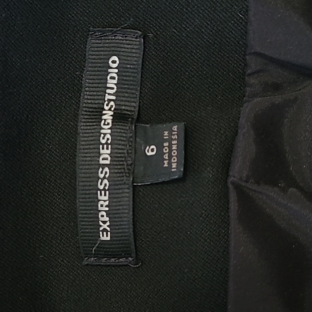Black Skirt Sexy Detail Trim At Waistline Back Buckle Express Design Studio Sz 6 - Picture 13 of 16
